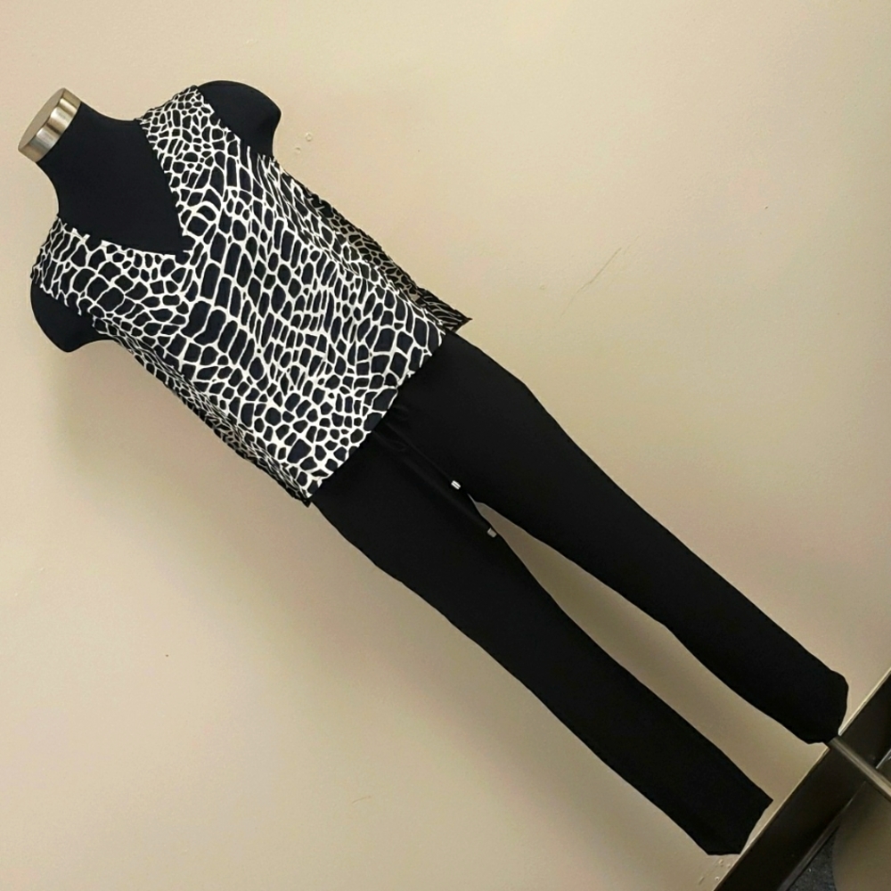 DKNY V-Neck Animal Print Jumpsuit - Size 00